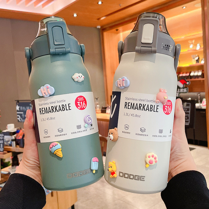 316ステンレス製ストロータンブラー、大容量断熱スポーツウォ - Sports Water Bottle Insulated のレビューと価格